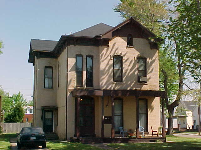 1003 W Iowa